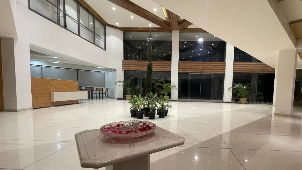 Heaven 7 Hotel & Resort Himatnagar Екстериор снимка