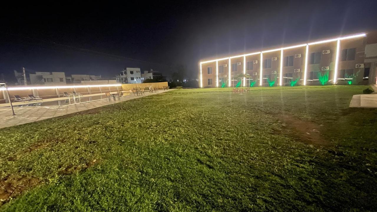 Heaven 7 Hotel & Resort Himatnagar Екстериор снимка