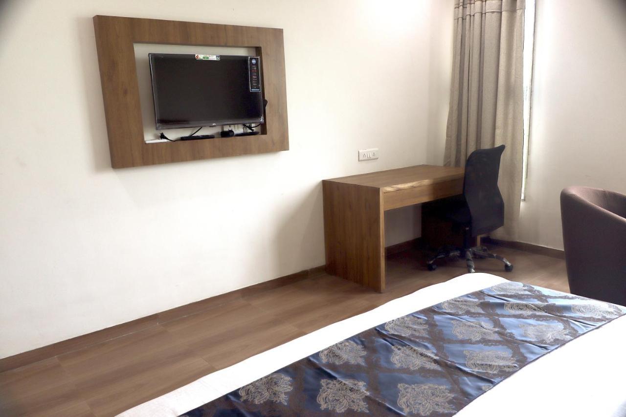 Heaven 7 Hotel & Resort Himatnagar Екстериор снимка